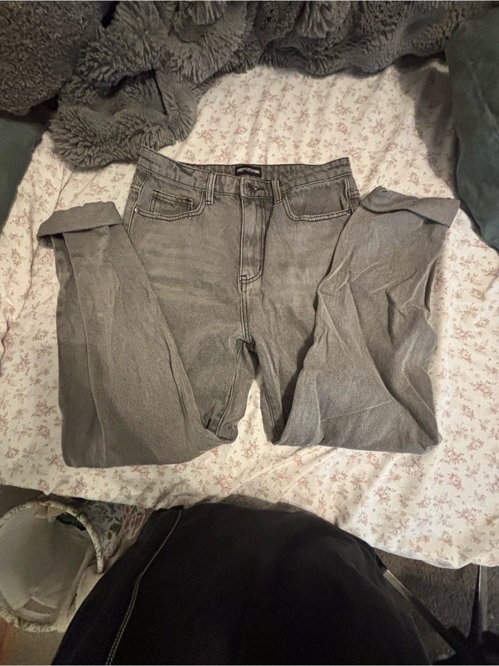 PrettyLittleThing Gray Skinny High-Waist Jeans